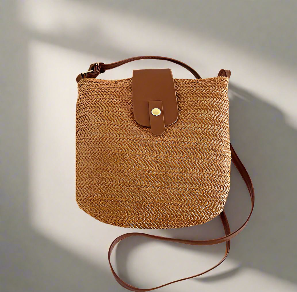 Hand-Woven Women's New Large Capacity Hollow Crossbody Bag